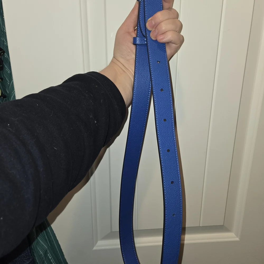 Blue Leather Shoulder Bag with C-Clasp - Picture 9 of 13